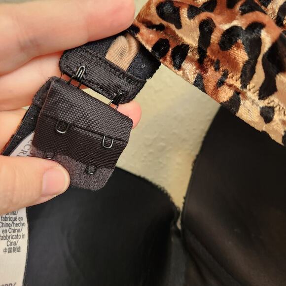 Victoria's Secret Size 36DD Black Lined Demi Bra - Picture 10 of 10